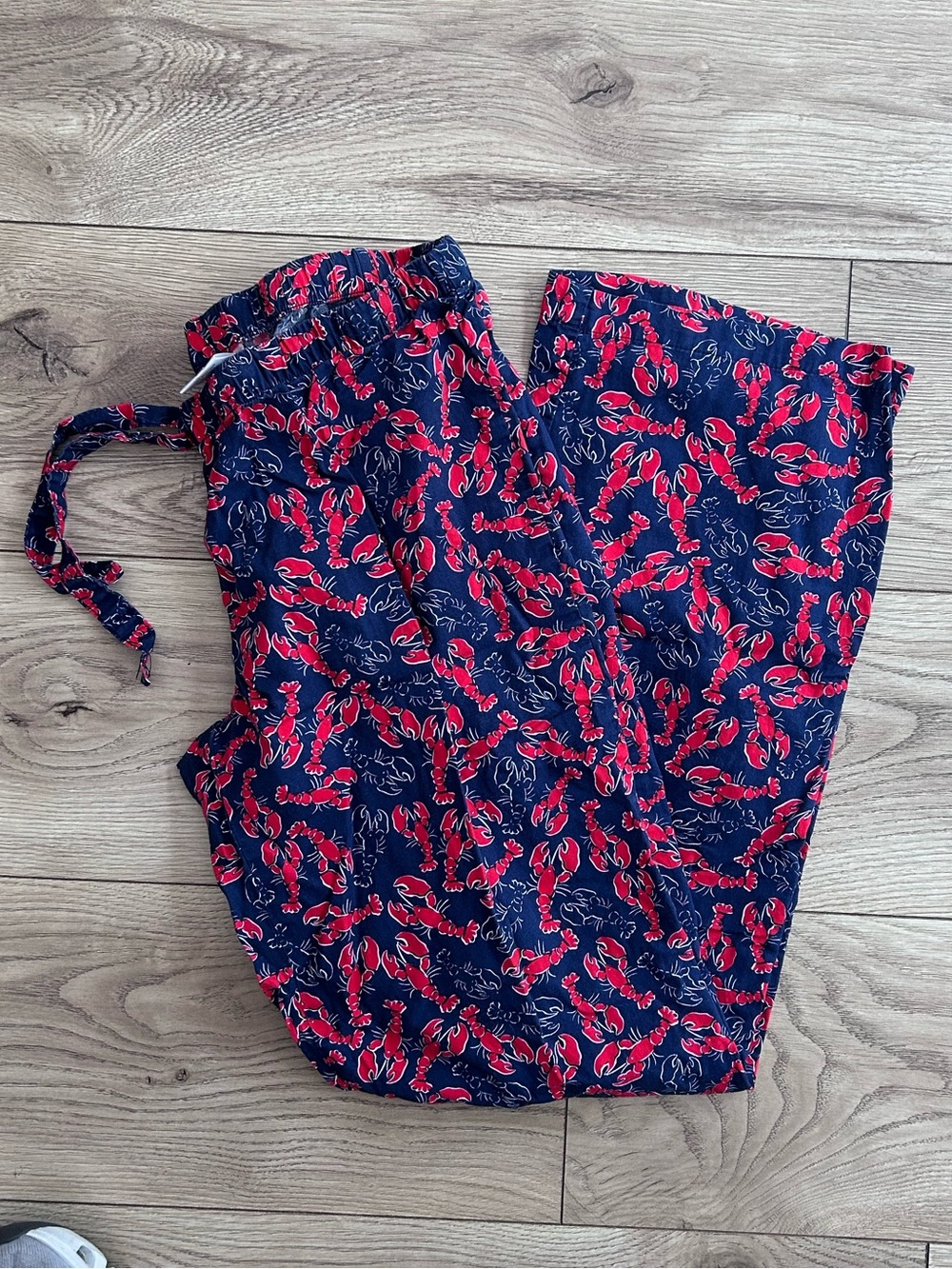 Vineyard Vines Navy and Red Lobster Print Shorts